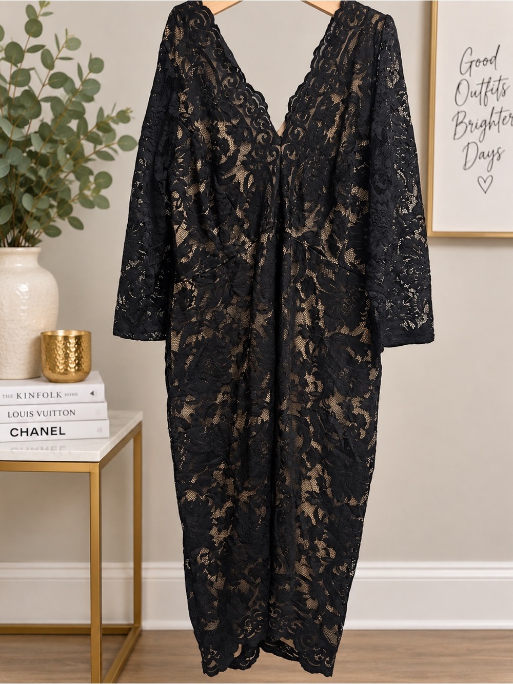 a'gaci Black Lace V-Neck Sheath Dress